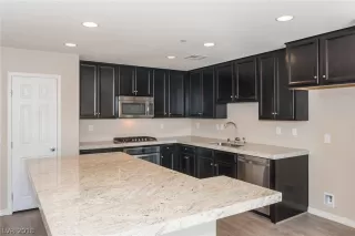 Photo #1: 2047474 Listing 