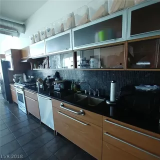 Photo #5: 2047557 Listing