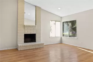 Photo #2: 2047892 Listing 