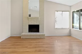 Photo #3: 2047892 Listing 