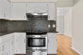 Photo #6: 2047892 Listing 