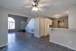 Photo #2: 2048042 Listing