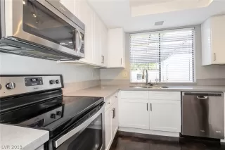 Photo #2: 2048088 Listing 