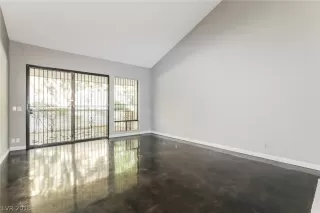 Photo #5: 2048088 Listing 