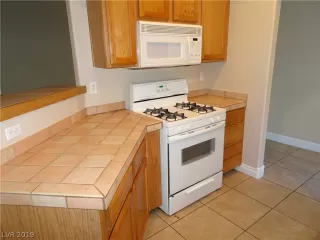 Photo #3: 2048210 Listing 