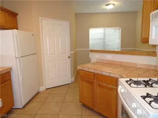 Photo #4: 2048210 Listing 