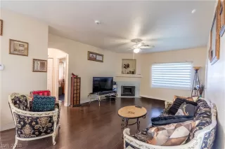 Photo #5: 2048219 Listing 