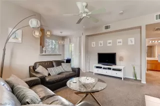 Photo #4: 2048491 Listing 