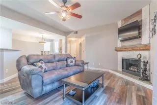 Photo #1: 2048501 Listing 