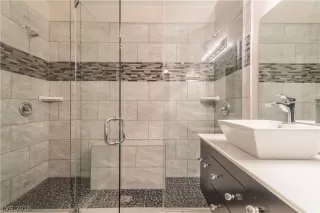 Photo #5: 2048501 Listing 