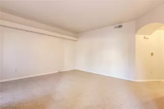 Photo #4: 2048503 Listing