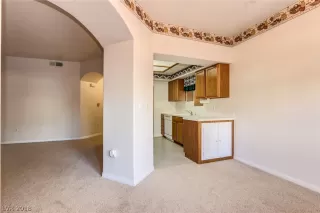 Photo #6: 2048503 Listing