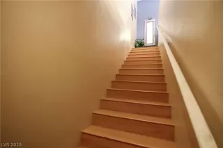 Photo #3: 2048550 Listing