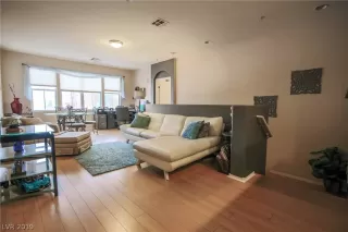 Photo #4: 2048550 Listing