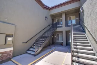 Photo #3: 2048586 Listing