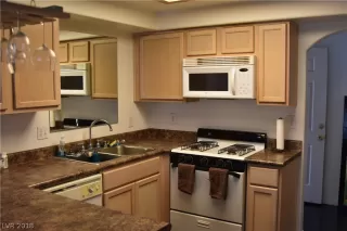 Photo #1: 2048817 Listing