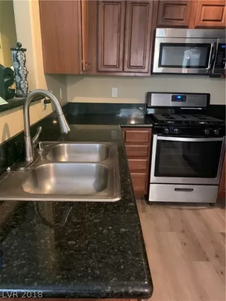 Photo #5: 2048844 Listing