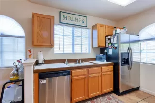 Photo #2: 2048856 Listing 