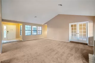 Photo #3: 2048871 Listing