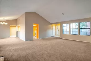 Photo #4: 2048871 Listing