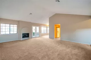 Photo #5: 2048871 Listing