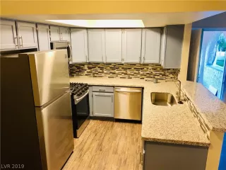 Photo #1: 2048915 Listing