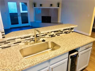 Photo #3: 2048915 Listing