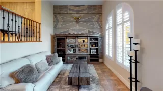 Photo #4: 2049000 Listing