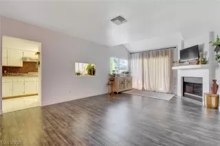 Photo #3: 2049018 Listing 