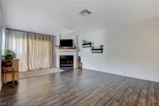 Photo #4: 2049018 Listing 