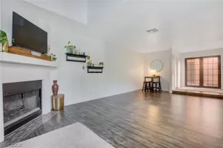 Photo #5: 2049018 Listing 