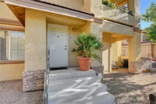 Photo #3: 2049167 Listing