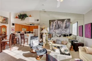 Photo #5: 2049167 Listing