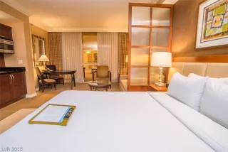 Photo #4: 2049189 Listing