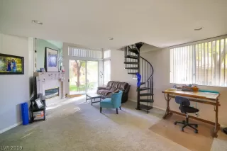 Photo #4: 2049401 Listing