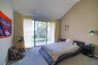 Photo #5: 2049401 Listing