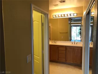 Photo #5: 2049429 Listing 