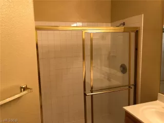 Photo #6: 2049429 Listing 