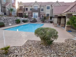 Photo #3: 2049502 Listing 