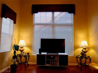 Photo #6: 2049502 Listing 