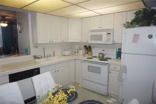 Photo #3: 2049618 Listing 