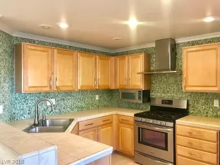 Photo #6: 2049633 Listing 