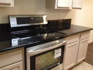 Photo #3: 2049911 Listing