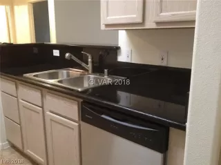 Photo #6: 2049911 Listing