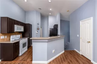 Photo #3: 2049970 Listing