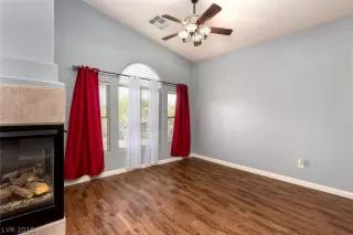 Photo #4: 2049970 Listing