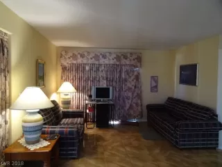 Photo #3: 2050081 Listing