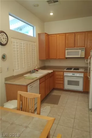 Photo #2: 2050112 Listing