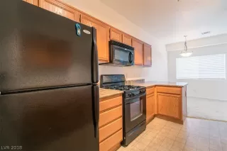 Photo #3: 2050384 Listing