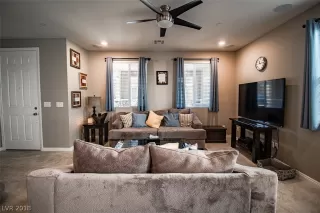 Photo #3: 2050448 Listing